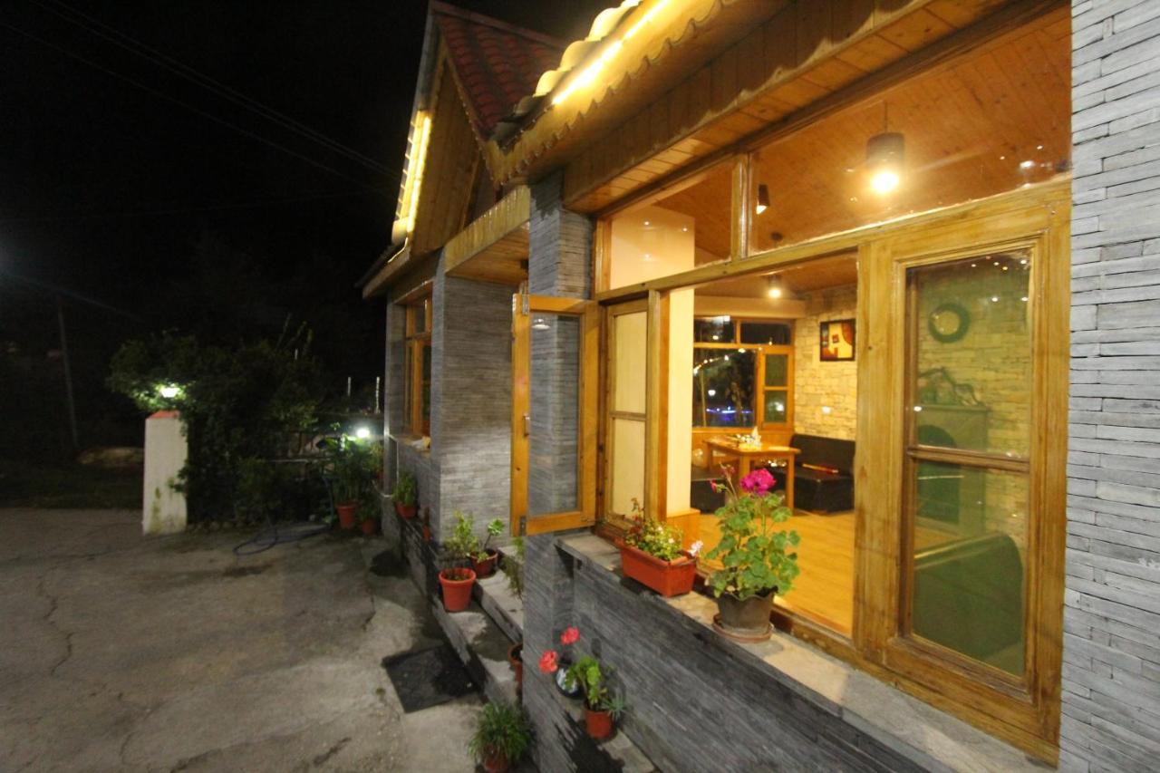 Holiday Hill Mountain View With Balcony McLeod Ganj Exteriör bild